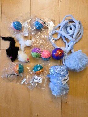 Cat's Toys Bundle Balls Mice Fur String with Fur Ball NEW Pets Play Interactive